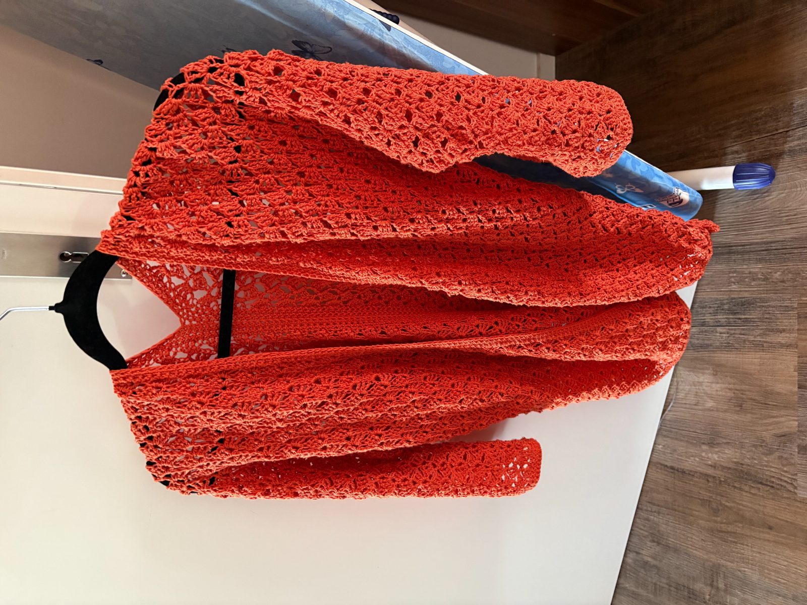 Oranger Strickpullover